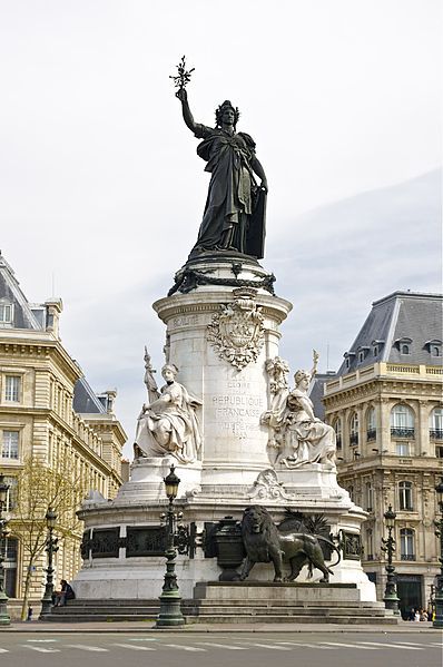 Monument A la Gloire de la République Française
